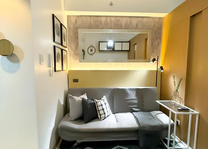 White Aesthetic Lush In Makati L Wifi & Netflix I Lush 1912 Manila
