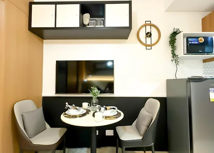 White Aesthetic Lush In Makati L Wifi & Netflix I Lush 1912 Apartment Manila